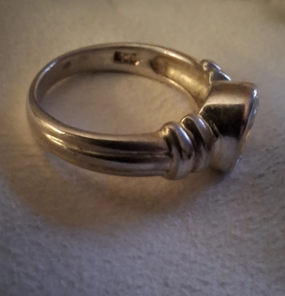 Vintage Sterling Silver 925 Signed Oval Clear Cz Ridge Detail Ring